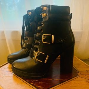 Women's size 7 boots